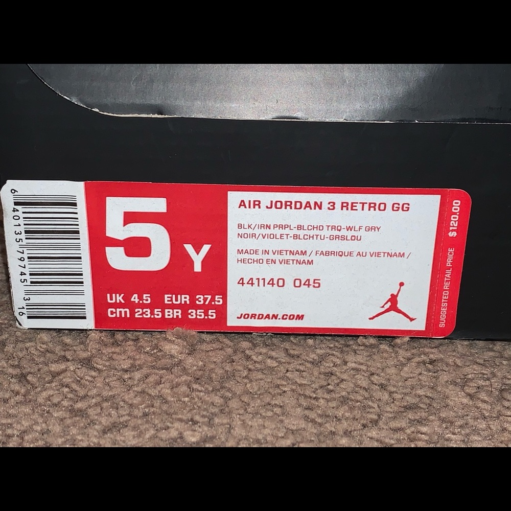 Jordan 3s - Picture 3 of 3